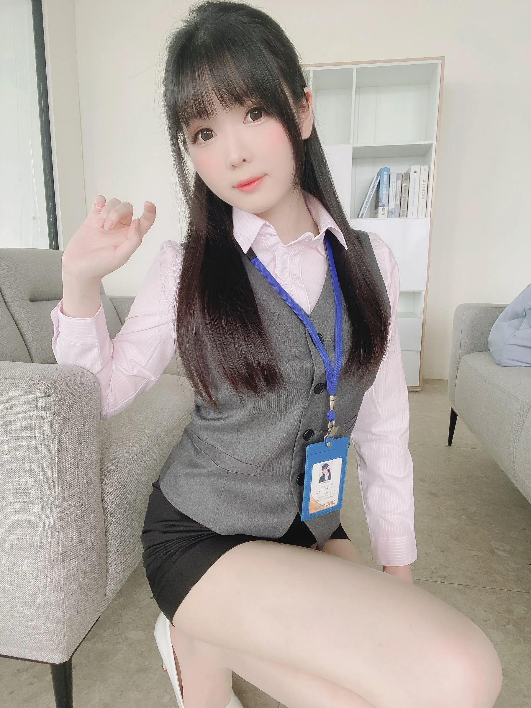 霜月shimo – NO.58 Fantia 2022年08月会员合集6期-2022-08-25 新入社員 [25P]插图1